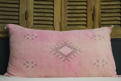 Sabra Kussen uit Marokko roze 100cm x 50cm incl vulling nr. 80215
